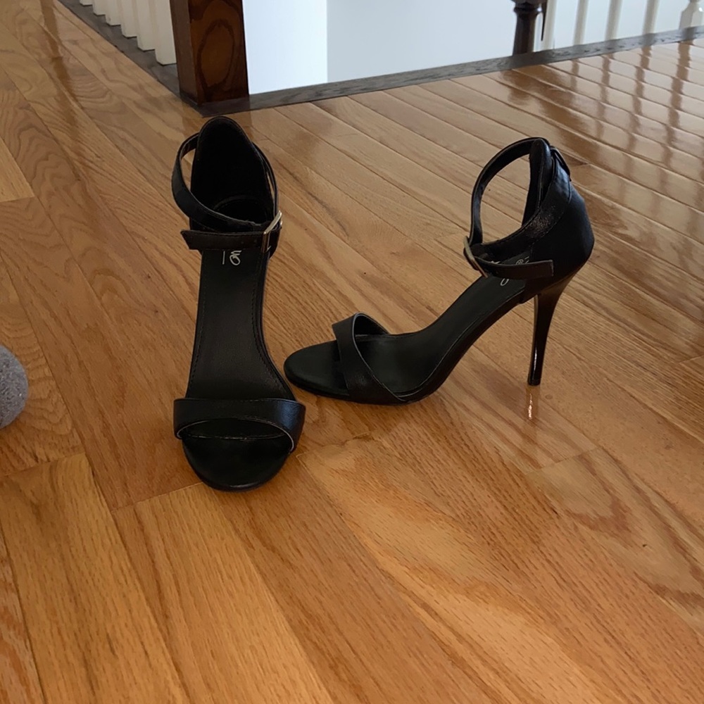 Sexy black open toe heel